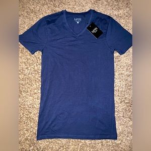 ***New *** MUSCLE FIT V NECK LONGLINE T-SHIRT (Large)